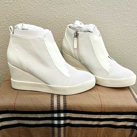 MIA Christi Wedge Faux Leather Sneakers, White Size 7 - Picture 3 of 10